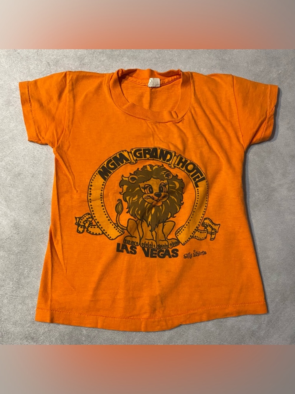 Vintage MGM Grand Hotel Las Vegas Lion Kids Orange Tee Shirt Size Medium 6-8